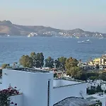 Family With Rooftop Sea Views In Yalikavak * ボドルム