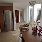 Family With Rooftop Sea Views In Yalikavak *
