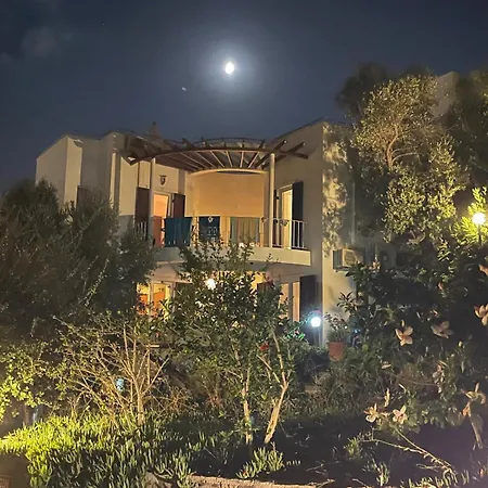 Villa Family With Rooftop Sea Views In Yalikavak *