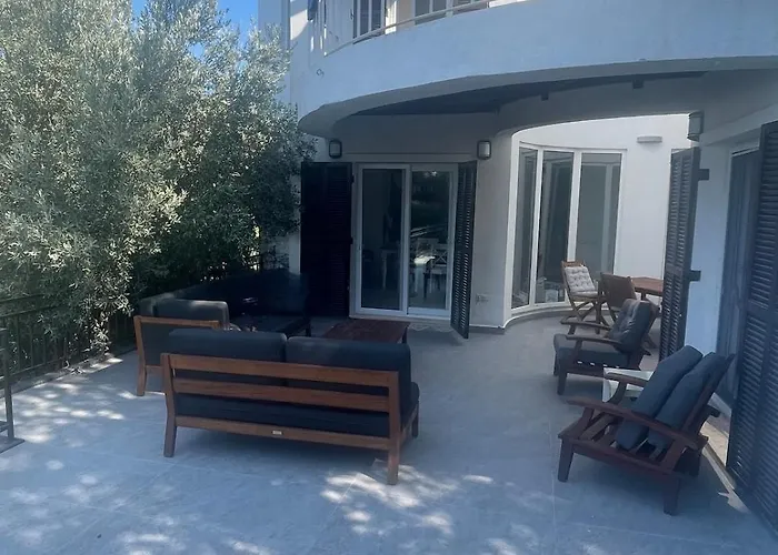Family With Rooftop Sea Views In Yalikavak *