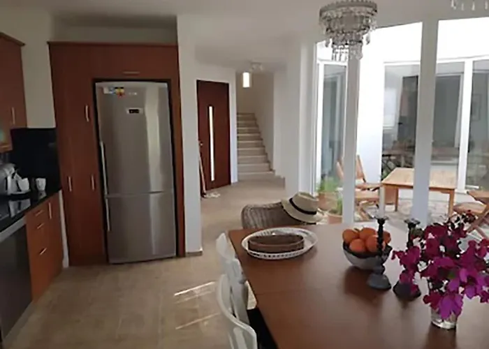 Family With Rooftop Sea Views In Yalikavak *