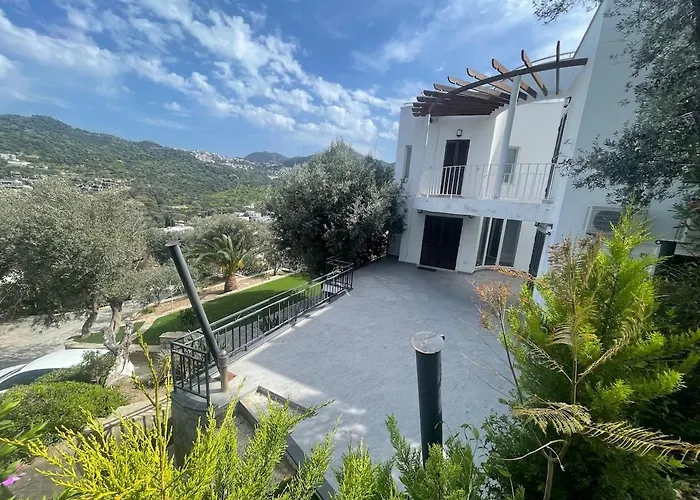 Family With Rooftop Sea Views In Yalikavak * بودروم